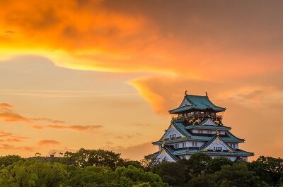 Замок в Осаке на закате